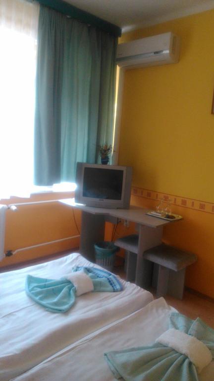 Hotel Dombóvár Δωμάτιο φωτογραφία