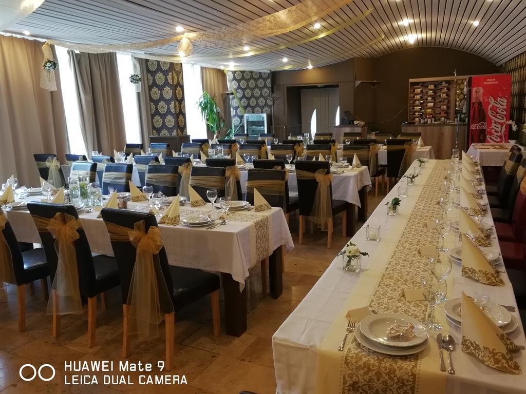 Hotel Dombóvár Εξωτερικό φωτογραφία