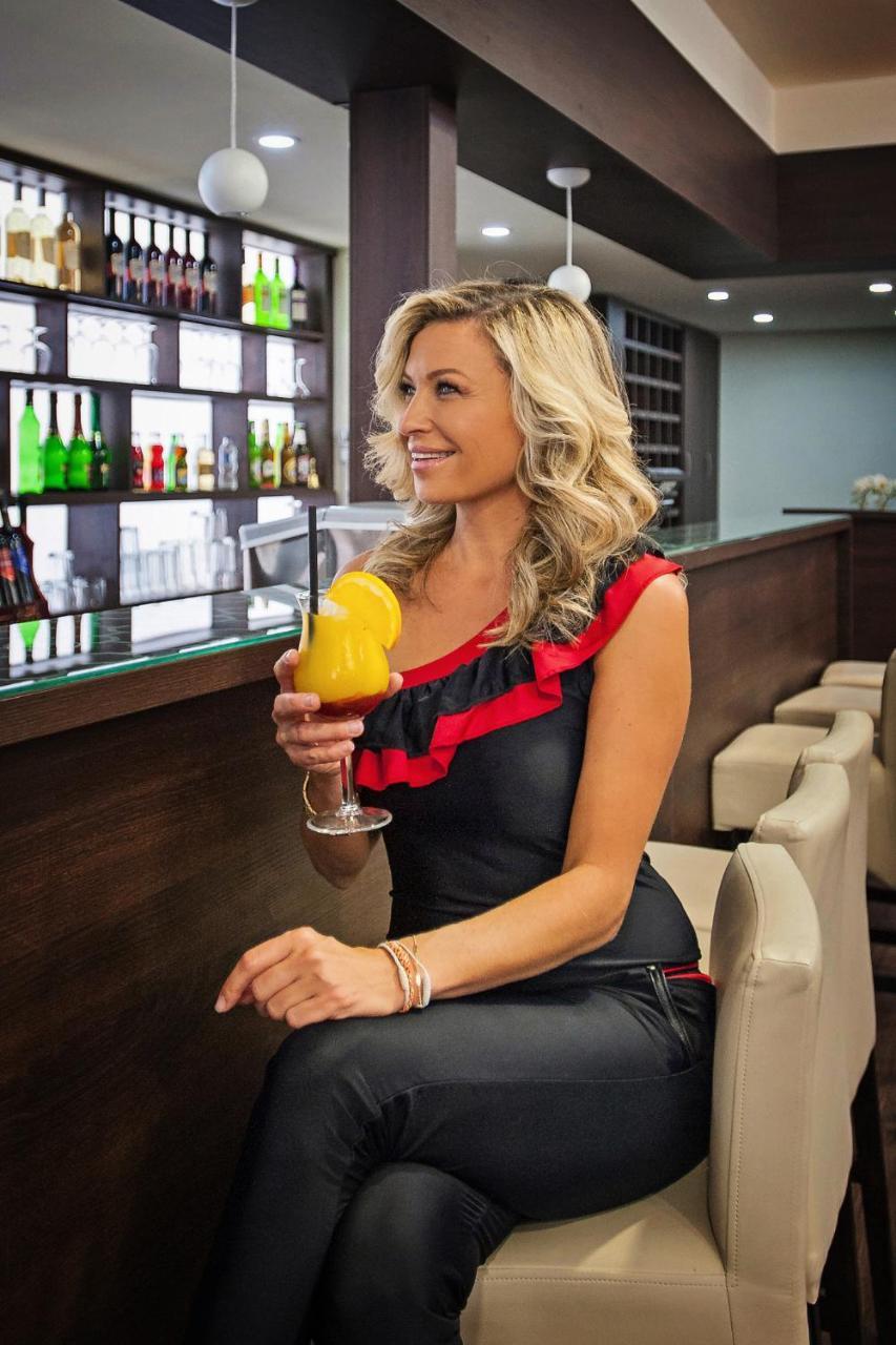 Hotel Dombóvár Εξωτερικό φωτογραφία